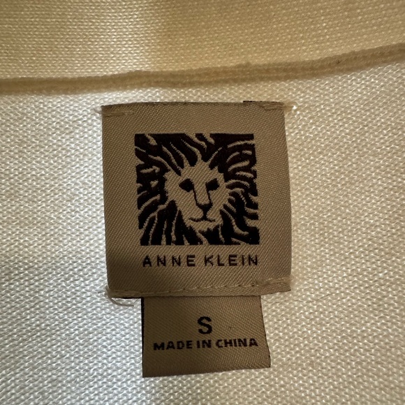 Anne Klein White Gold Button Down Patch Pocket Cardigan• Small - Picture 6 of 8